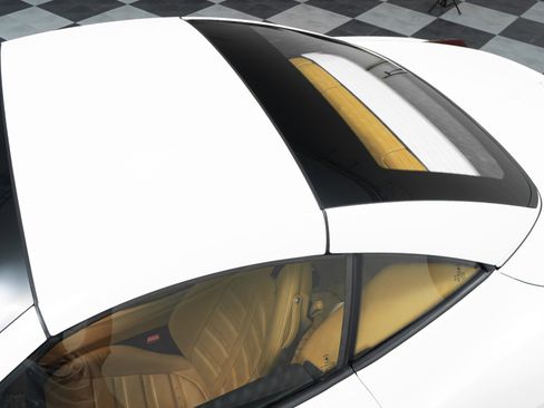 Used 2015 Ferrari California T image 39