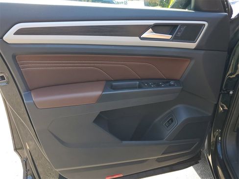 Used 2021 Volkswagen Atlas SE w/ Towing Package image 19