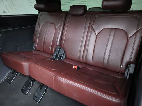 Used 2024 Ford Expedition Limited AWD/4WD image 31