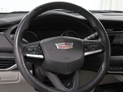 Used 2021 Cadillac XT4 Premium Luxury w/ Cold Weather Package image 7