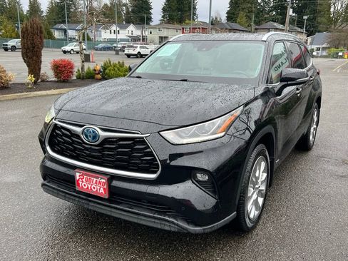 Used 2022 Toyota Highlander Limited image 4