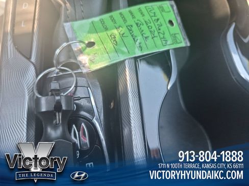 Used 2024 Buick Envista Sport Touring w/ Convenience I Package FWD image 28