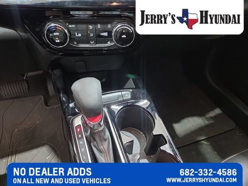 Used 2025 Chevrolet Trax RS w/ Driver Confidence Package FWD image 13