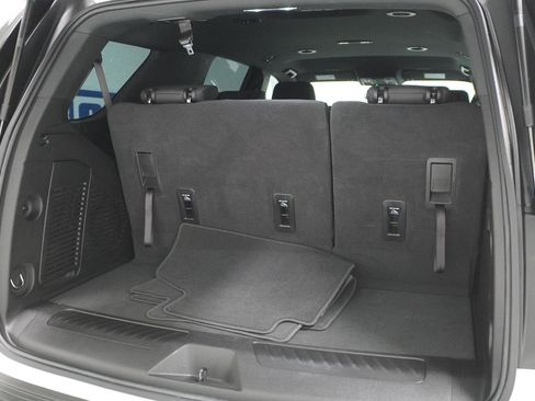 Used 2025 Chevrolet Tahoe LS RWD image 7