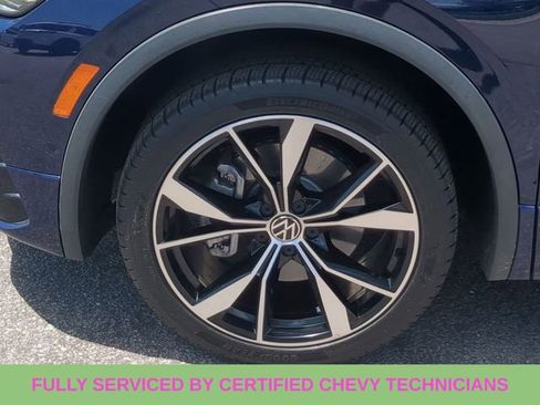 Used 2023 Volkswagen Tiguan SEL R-Line image 17