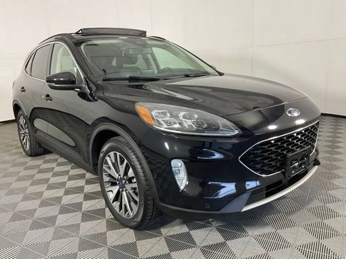 Used 2020 Ford Escape Titanium AWD/4WD image 3