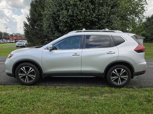 Used 2019 Nissan Rogue SV w/ Premium Package FWD image 1