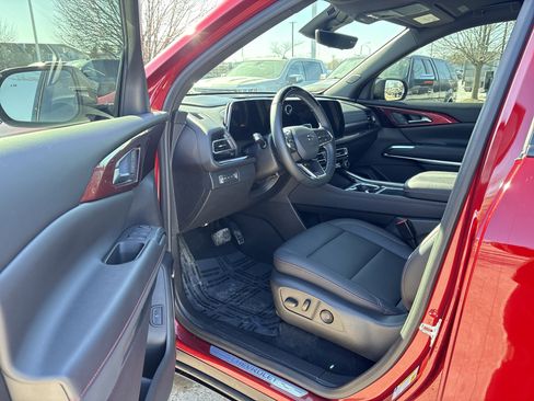 Used 2024 Chevrolet Traverse Z71 w/ Enhanced Driving Package image 10