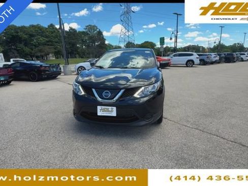 Used 2018 Nissan Rogue Sport S w/ S Appearance Package AWD/4WD image 3
