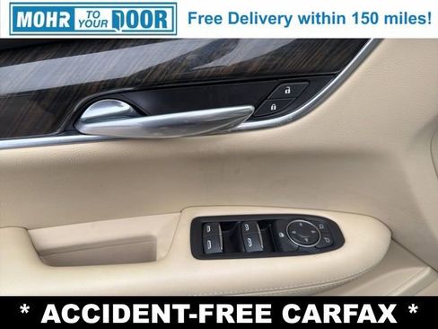 Used 2018 Cadillac XT5 Base image 11