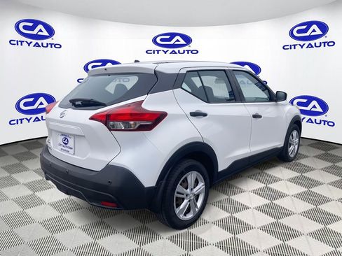Used 2020 Nissan Kicks S image 3