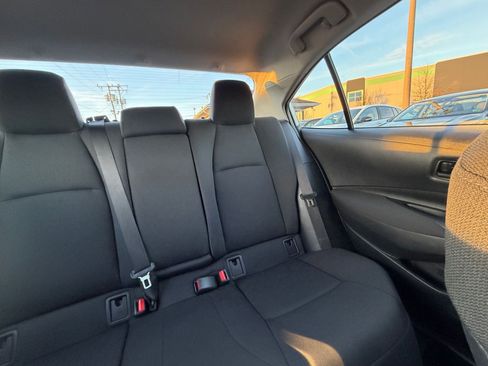 Used 2025 Toyota Corolla LE image 35