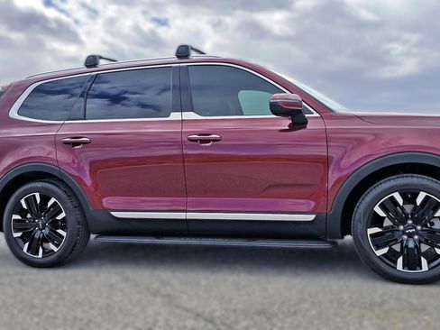Used 2024 Kia Telluride SX w/ Towing Package image 3