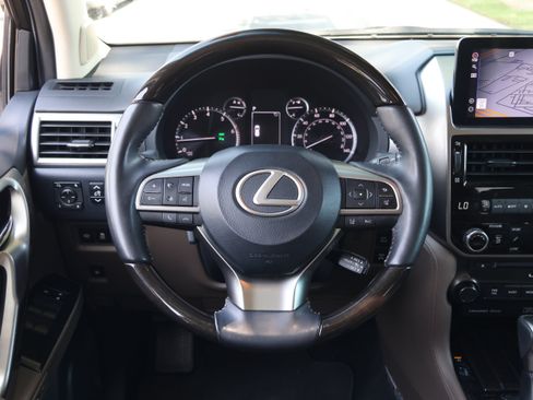 Used 2023 Lexus GX 460 Luxury w/ Sport Design Package AWD/4WD image 29