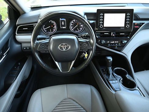 Used 2023 Toyota Camry SE image 14