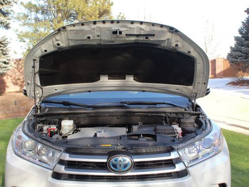 Used 2017 Toyota Highlander XLE image 53