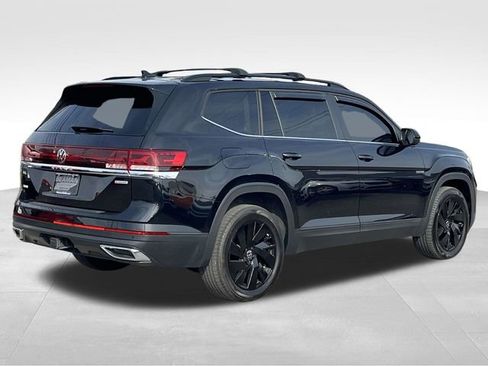 Used 2024 Volkswagen Atlas SE w/ Panoramic Sunroof Package image 7