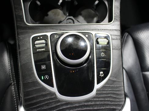 Used 2019 Mercedes-Benz GLC 300 4MATIC image 19
