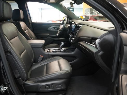 Used 2023 Chevrolet Traverse LT AWD/4WD image 36