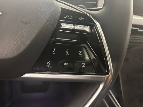 Used 2025 Cadillac Escalade ESV Sport w/ LPO, ONYX Package image 32