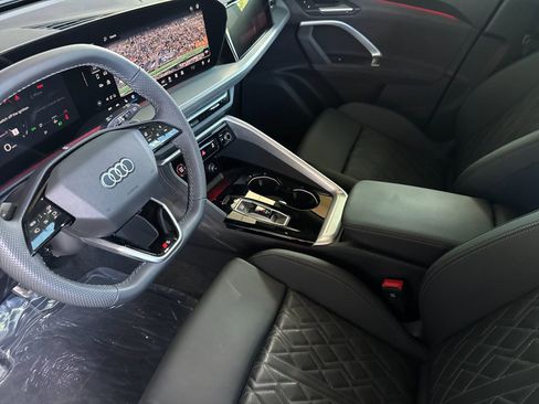 Used 2025 Audi SQ5 Prestige AWD/4WD image 10