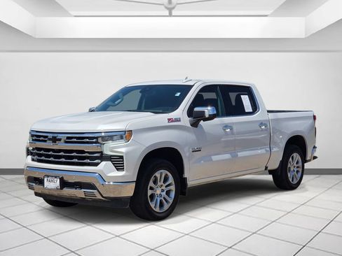 Used 2022 Chevrolet Silverado 1500 LTZ AWD/4WD image 3