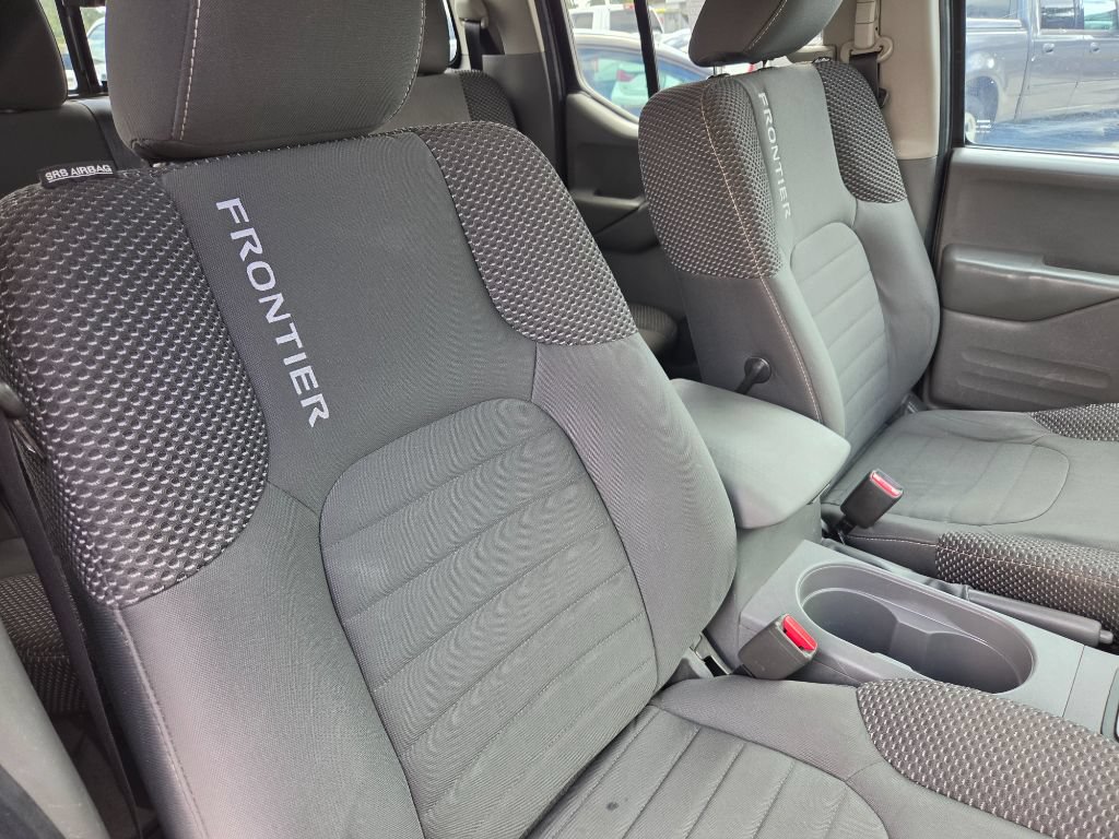 Used 2017 Nissan Frontier Desert Runner RWD image 38