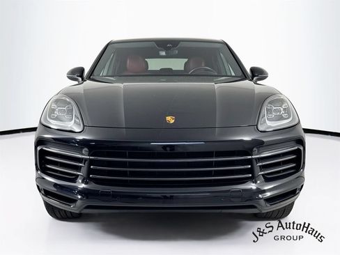 Used 2023 Porsche Cayenne Platinum Edition AWD/4WD image 2