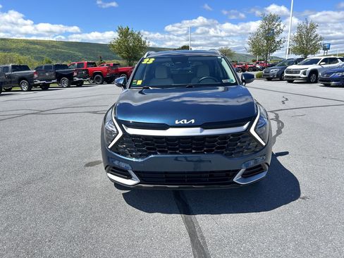 Used 2023 Kia Sportage EX AWD/4WD image 2