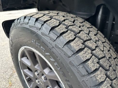 Used 2023 Jeep Gladiator Overland image 30