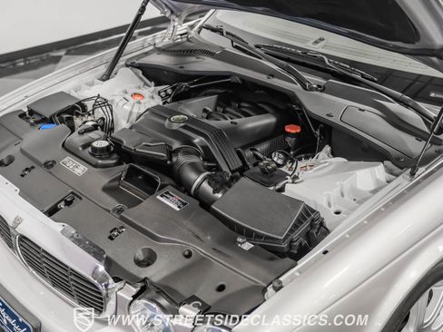 Used 2004 Jaguar XJ8 image 37