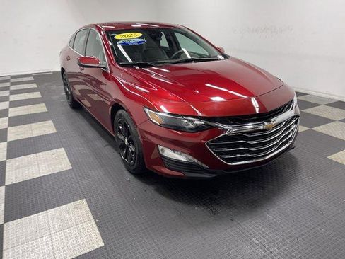 Used 2025 Chevrolet Malibu LT FWD image 5