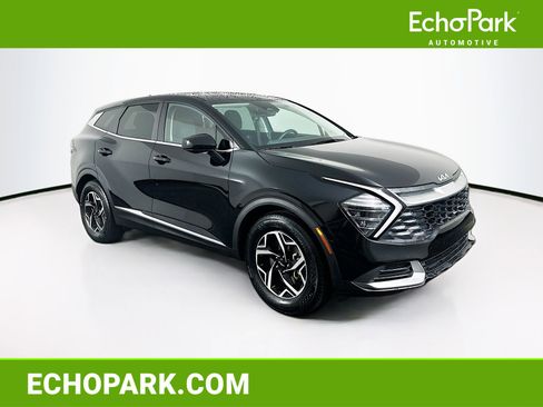 Used 2025 Kia Sportage LX FWD image 1