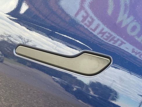 Used 2023 Tesla Model Y Performance image 36