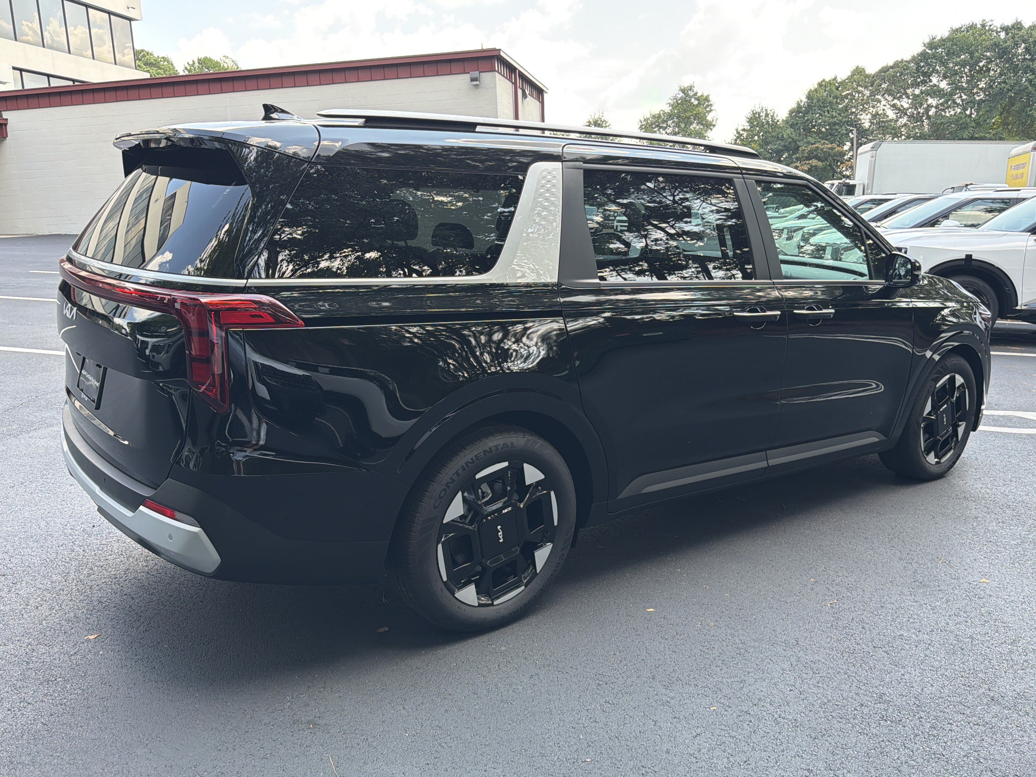 Certified 2026 Kia Carnival EX FWD image 7