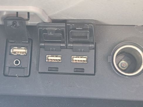 Used 2019 Toyota Highlander XLE image 32