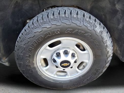 Used 2024 Chevrolet Silverado 2500 W/T w/ WT Fleet Convenience Package image 9