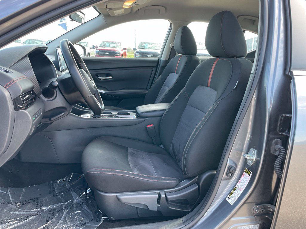 Used 2025 Nissan Sentra SR FWD image 7
