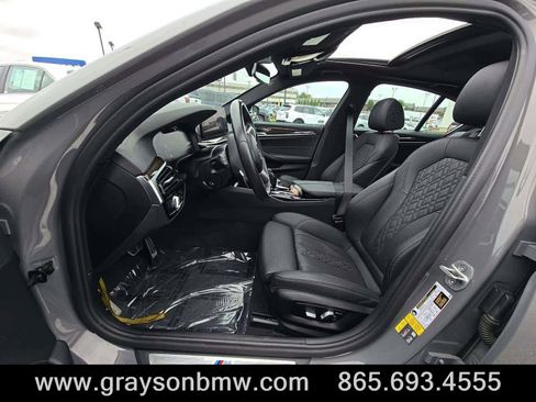 Used 2022 BMW 530e xDrive w/ Premium Package image 11