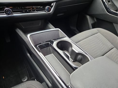 Certified 2025 Chevrolet Equinox LT FWD image 25