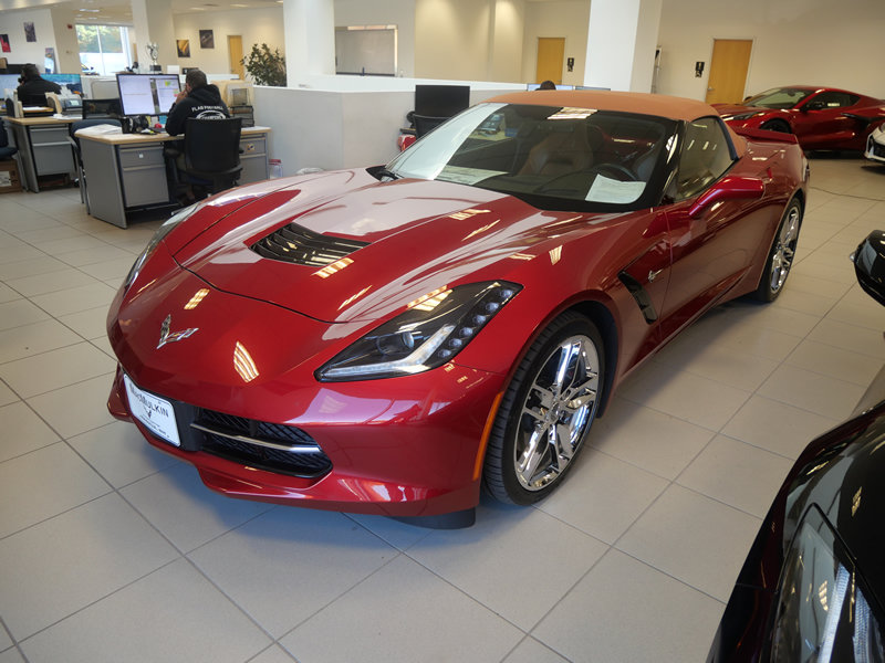 Used 2015 Chevrolet Corvette Stingray Convertible w/ 2LT Preferred Equipment Group RWD image 1