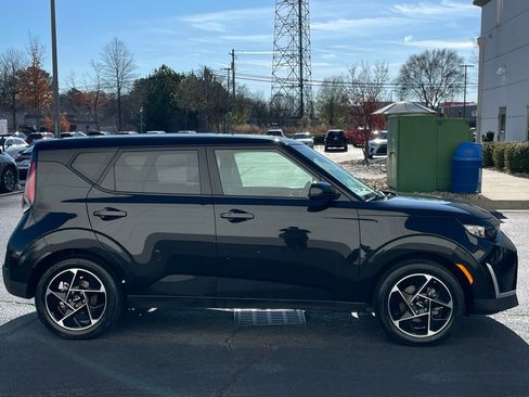Used 2023 Kia Soul EX image 7