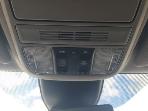 Used 2023 Honda Odyssey EX-L image 25