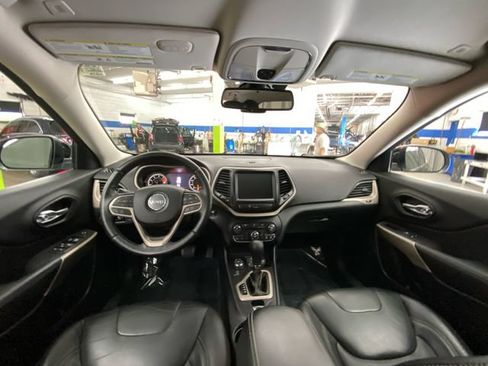 Used 2018 Jeep Cherokee Limited AWD/4WD image 27