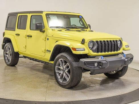 Used 2024 Jeep Wrangler Unlimited w/ Convenience Group image 6