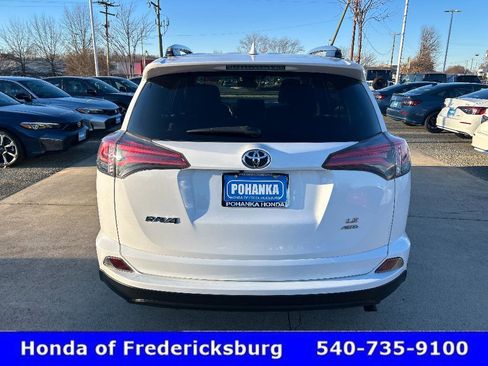 Used 2017 Toyota RAV4 LE image 5