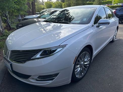 Used 2015 Lincoln MKZ w/ Equipment Group 101A Select FWD image 2