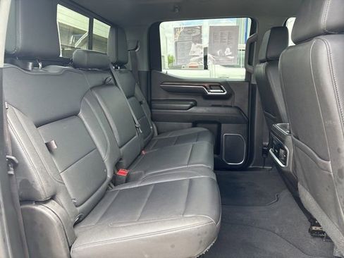 Used 2023 GMC Sierra 1500 SLT w/ SLT Convenience Package AWD/4WD image 14