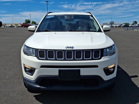 Used 2018 Jeep Compass Latitude w/ Popular Equipment Group AWD/4WD image 2