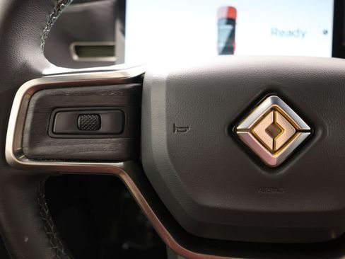 Used 2025 Rivian R1S Adventure AWD/4WD image 27